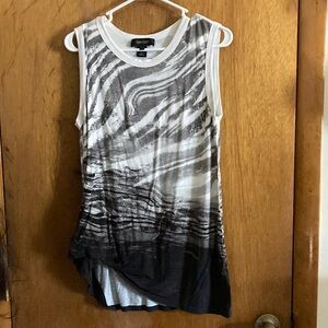 3/$10 Item! Karen Kane Graphic Tank Top